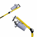 Thumbnail of http://Operador%20utilizando%20o%20Bastão%20Porta%20Spray%20AGMOV%20para%20aplicar%20aerossóis%20em%20locais%20elevados%20com%20segurança%20e%20precisão.