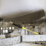 Thumbnail of http://Operador%20utilizando%20o%20Bastão%20New%20Fura%20Bag%20para%20perfurar%20o%20BAG%20com%20segurança,%20mantendo%20distância%20da%20zona%20de%20risco%20e%20evitando%20projeções%20de%20partículas.